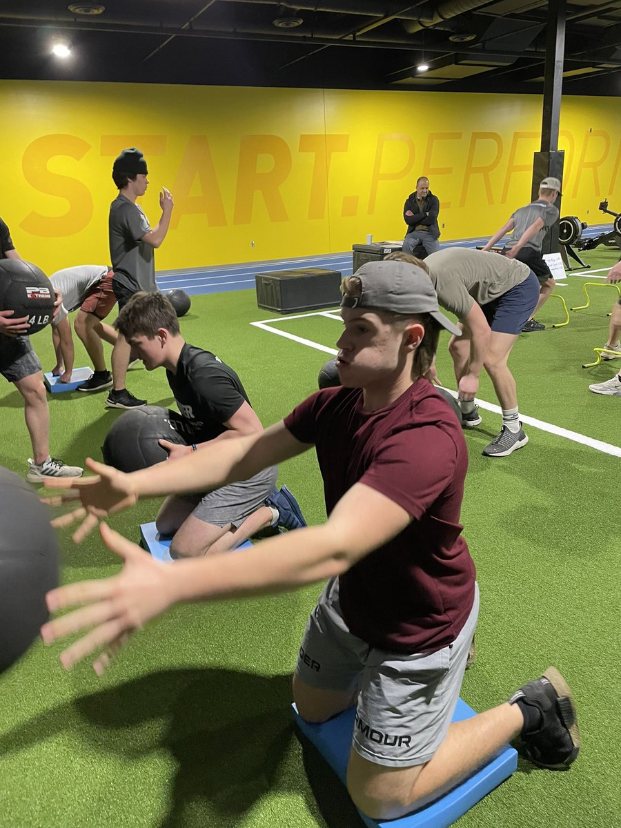 Ammo33est84's tweet photo. Less than 24 hours after winning a STATE CHAMPIONSHIP - one of our goalies is in here getting his movement prep in at 6:30am
π₯ dawn-breaker session.
Boom - Iβm liking that East Side Pride thing..
@EastSideHockey @SanfordPOWER
#rollwave #sanfordsports #dawnbreakers https://t.co/PwujDCV0cP