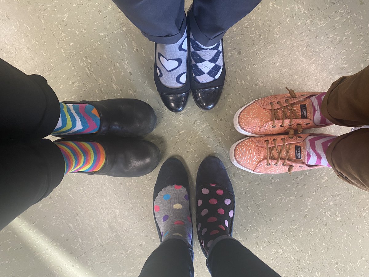 #RockYourSocks 
#CelebrateDiversity <a href="/MPESMrsDeGloria/">Cathy DeGloria</a> @Carmelschools <a href="/MpesPto/">MPES PTO</a>