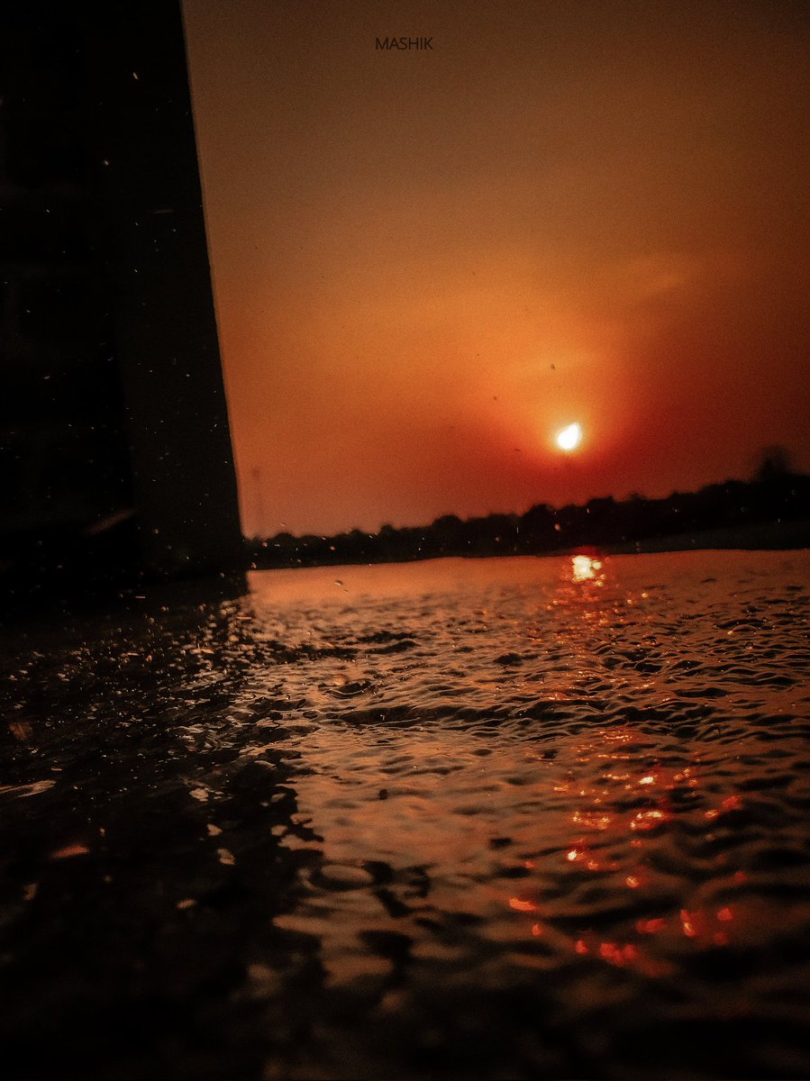iammashik's tweet photo. Sun goes down
#i7plus #lightroommobile https://t.co/sk2brQyBYm