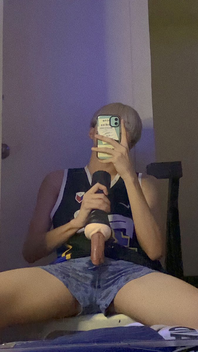 _callmeuno's tweet photo. rt might dm the vid. 🥵 https://t.co/X7BN41WJXk
