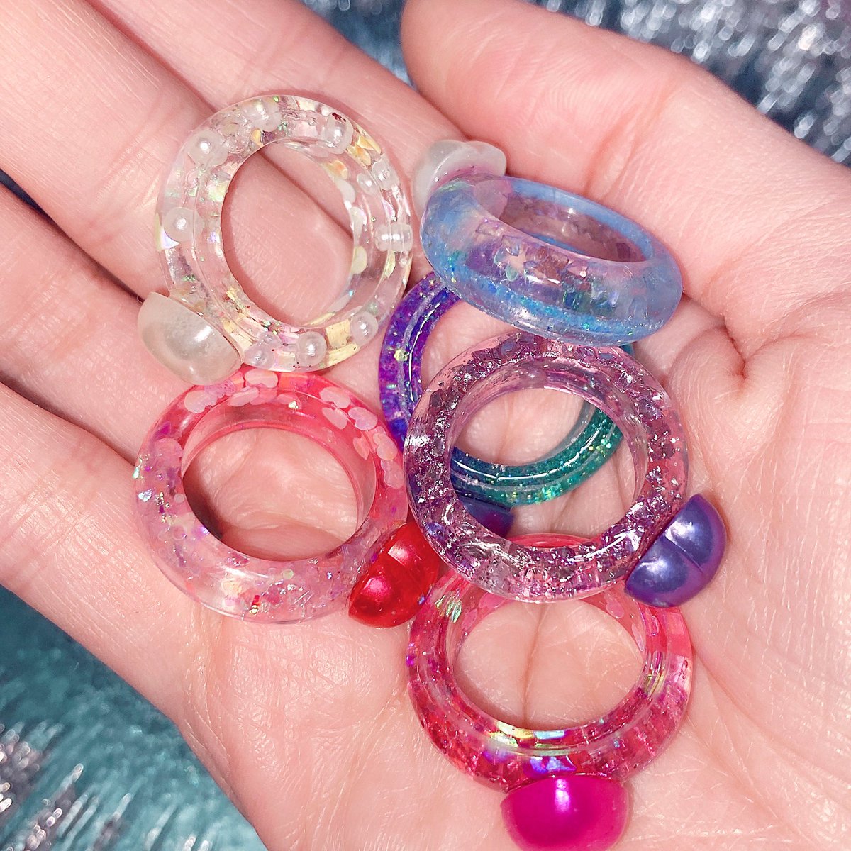 me_me_idea's tweet photo. 人気のレジンリング💍🍬🤍
新作できました!今週末あたりに通販更新するかもなのでよろしくお願いします🎀
#ハンドメイド https://t.co/xpN2F8f5eA