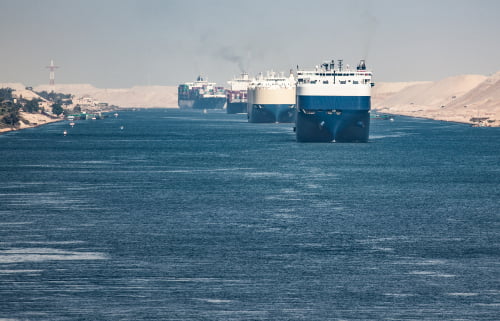 safety4sea's tweet photo. The Suez Canal Authority announced the imposition of new penalty fine up to $10.000 to any vessel that was deliberately withholding any defects that may undermine the safety of navigation during the transit of the Canal.

#WellnessAtSea

❗Learn more here: https://t.co/hYCbuPBhCH https://t.co/kZxX7UazCu