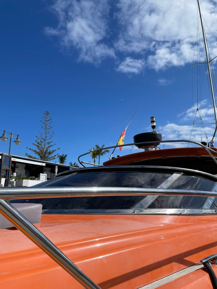 Enough said...🚤 😏  #whiteisboring #quantum #charter #sailing #puertocalero #lanzarote #holidays #summer #holiday #orange #private #luxury #life #hospitality #luxurylifestyle #marine #sunshine