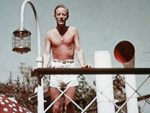 I thought actor, Leslie Howard, may have his lucky coin on in this Hollywood pool shot. #classicmoviestars #Britishfilm #LeslieHoward #AshleyWilkes #oldHollywood #oldmovies #Britishmoviestar #GWTW #GONEWITHTHEWIND #Britishactor #pimpernel