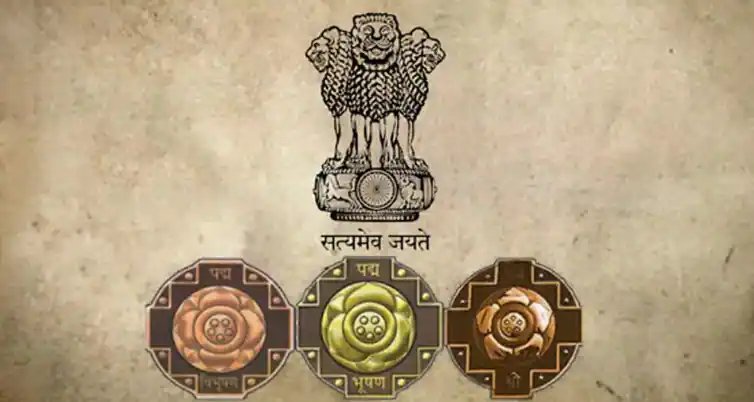 #PresidentKovind to confer Padma Vibhushan, Padma Bhushan, and Padma Shri awards for the year 2022 at the Civil Investiture Ceremony-I to be held at <a href="/rashtrapatibhvn/">President of India</a> today

Details: pib.gov.in/PressReleasePa… 

#PadmaAwards2022