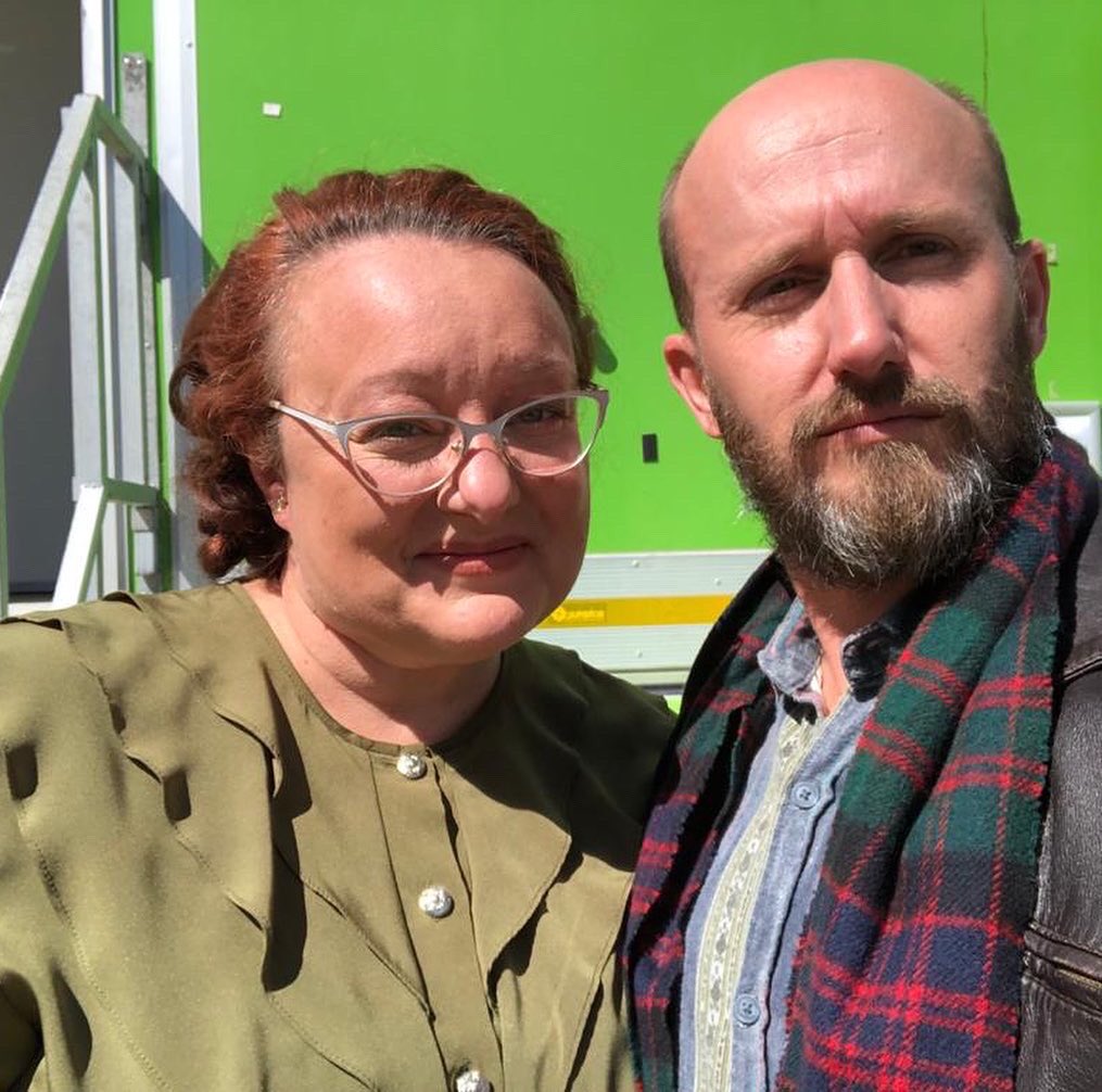 robynsarascott's tweet photo. I Loooooved working on this Show-
So Fun to play a Bonnie Lass
I am such a Massive fan of @mariadkennedy 
Took me half a day before I could look her in the eyes.
Premiered last night on @MNet 
Shot in the Beautiful Karoo with Murder and Glorious Food-What’s Not to Love.
🌺🔪🥧 https://t.co/Y7AKIElsoA