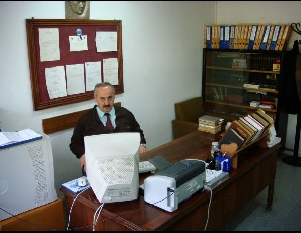 Kütüphane Müdürümüz A. Coşkun TARLAKAZAN emekli olmuştur. 
Birlikte çalışmanın onur ve gururuyla birlikte, bizlere mesleği sevdiren çalışma azminizle, her zorlukta bizlere verdiğiniz destekle her zaman kalbimizde olacaksınız.