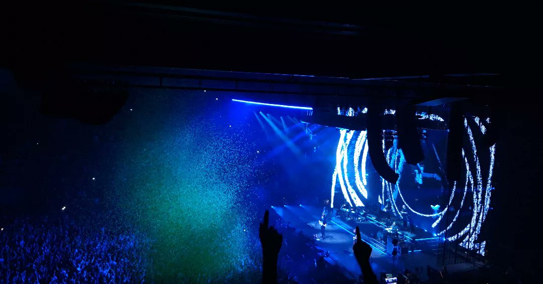 LPattersonPhoto's tweet photo. Fantastic night watching @samfendermusic on the first night of his Seventeen Going Under tour at @nottinghamarena #samfender #motorpointarenanottingham #motorpointarena #nottinghamarena #moshpit #nottingham #confetti https://t.co/2I7cyssm7y