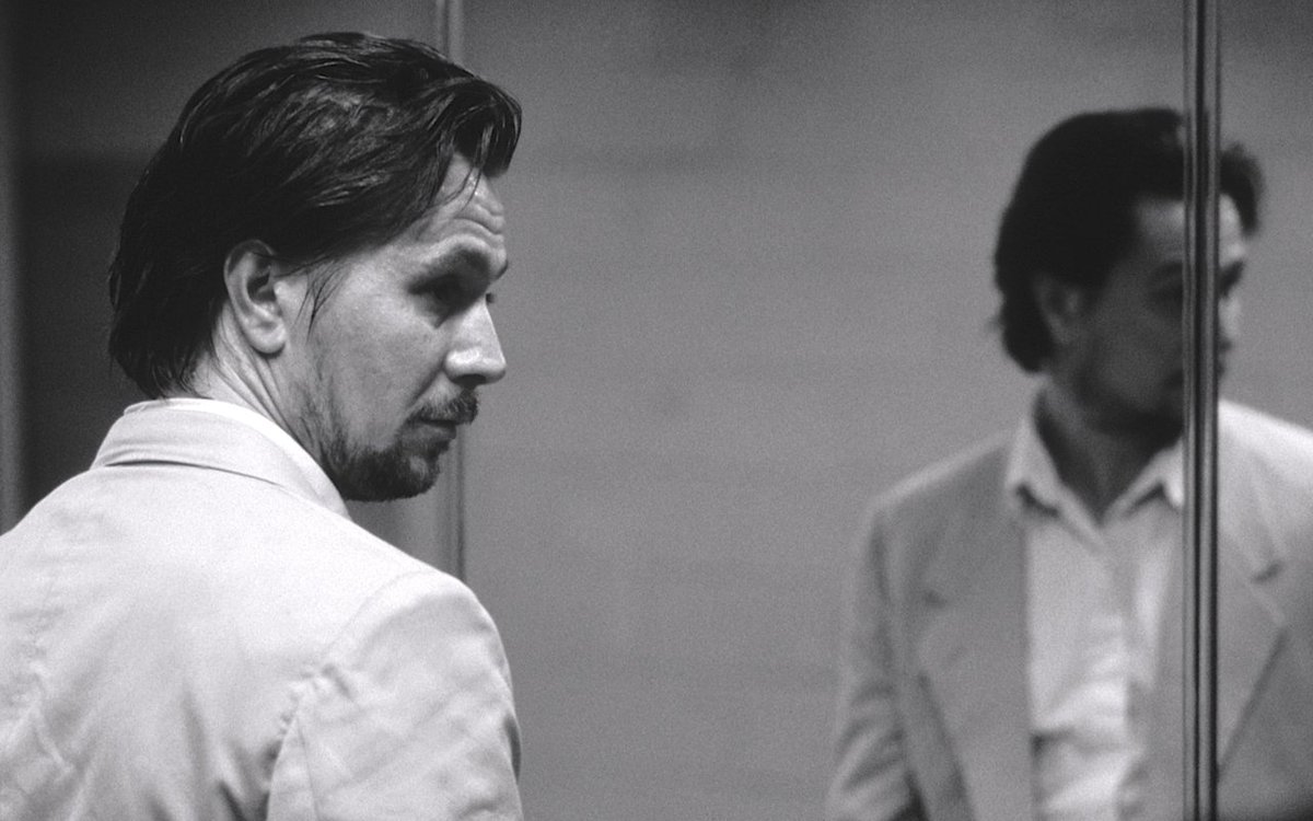 Daraen_13's tweet photo. HOY ES EL CUMPLE DE GARY OLDMAN mi hombre un genio de la interpretacion capaz de hacer cualquier papel de manera increible. Lo conoci cuando me pusieron "immortal beloved" en el cole y me quede enamorada de el y su manera de actuar ๐ญโค lo quiero muchisimo https://t.co/ZqPwpyfvYZ