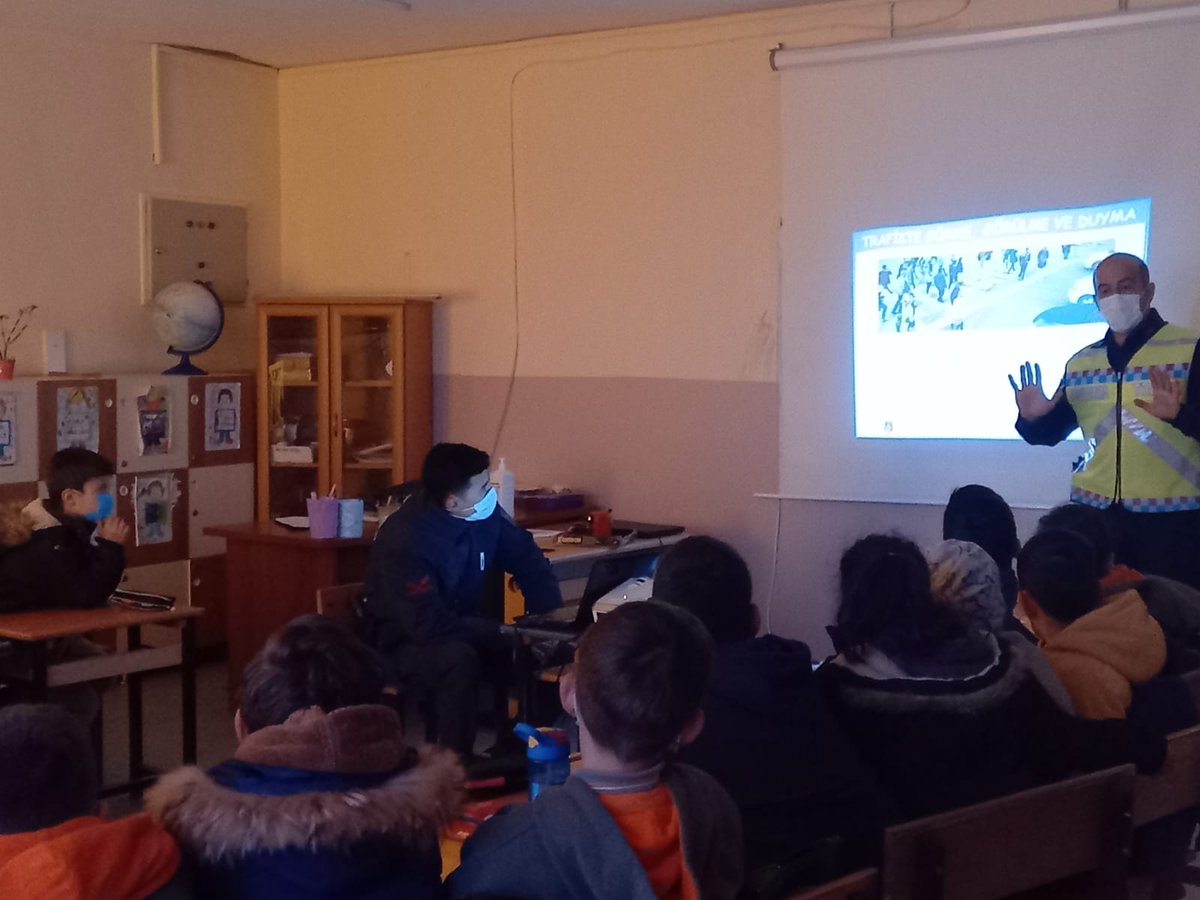 Kemalpaşa Ilçe Jandarma Komutanlığı tarafindan okulumuzda "Trafik Eğitimi"verildi.
<a href="/kemalpasa_mem/">Kemalpaşa İlçe Millî Eğitim Müdürlüğü 🇹🇷</a>