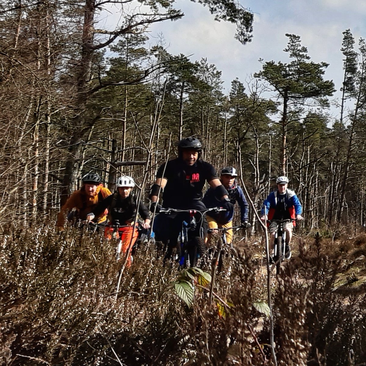 MTBleading's tweet photo. Beautiful day for the first #colourcollective ride with @ridesheffield Two rides starting out together and splitting into blue and red grade choices.
Fantastic discussions on how @BritishCycling can support achievement of #mtbleadership, help improve representation in #mtb https://t.co/qnk0bCbKcr