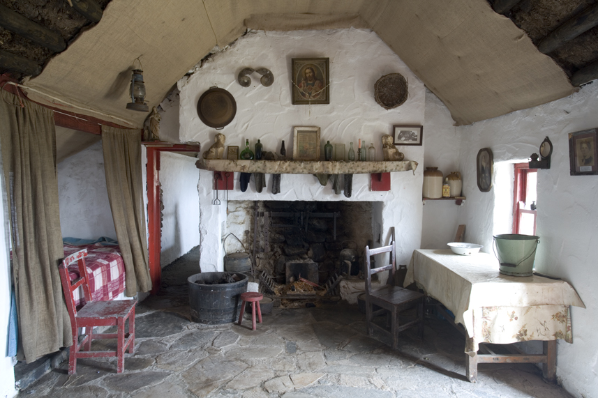 Old Woman of the Road Padraig Colum
'O, to have a little house!
To own the hearth and stool and all!
The heaped up sods upon the fire,
The pile of turf against the wall! '
#WorldPoetryDay #Connemara One of my #FavouritePoems <a href="/TourismIreland/">Tourism Ireland</a> #GreenButton