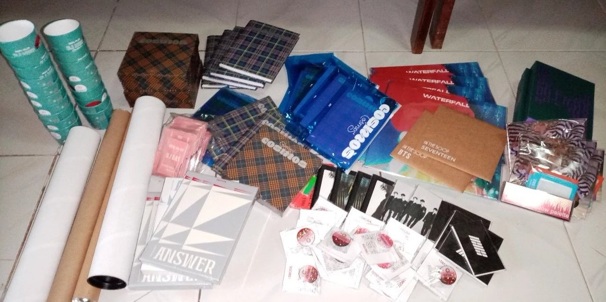 vibelaneph's tweet photo. Arrived items

Cosmos sealed and unsealed
Dilemma unsealed
Answer sealed
Waterfall vinyl
YG bfs
Hanbin airholders

For Hanbin SG, di sya umabot sa box nato kaya pinasama ko na lang sabox ng friend ko. Waiting na lang to arrive sakin. 

LSF invoice to be sent tomorrow. https://t.co/bSsW3u6qUt