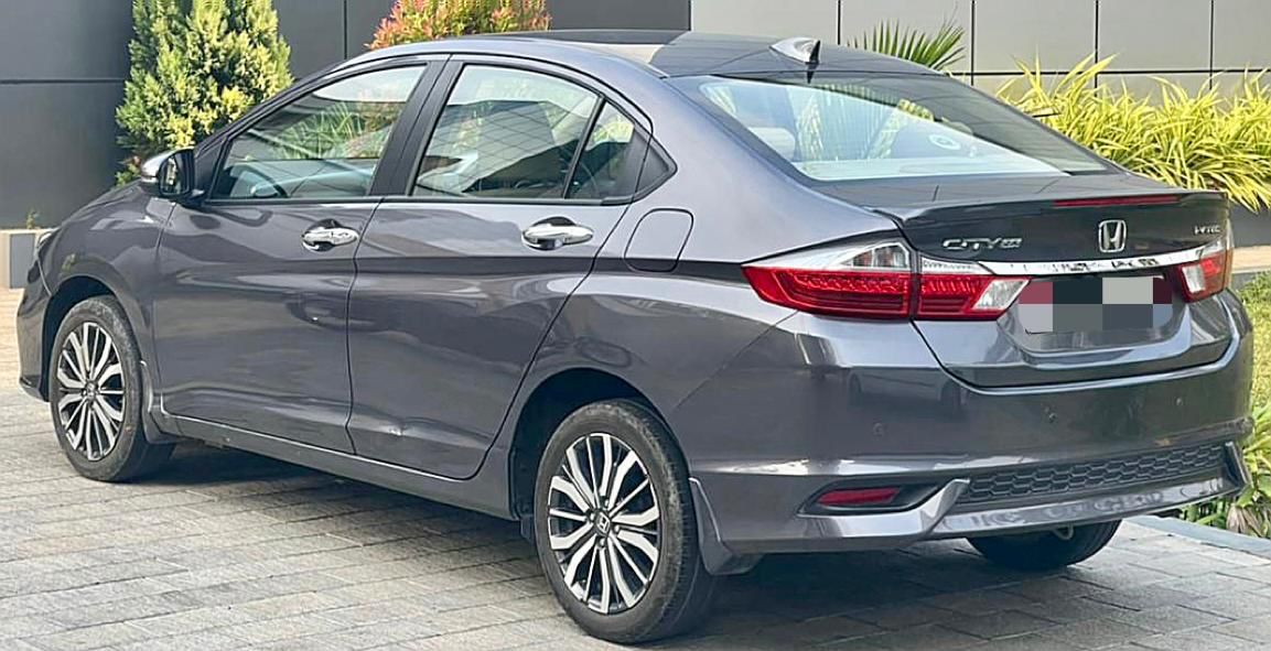 AssociatesView's tweet image. 🚘Vehicle: Honda City ZX
👤Single Ownership
🌈Color: Black
📆Model: 2018
🛣️Running: 15000
💰Asking Price : 12 LAKHS
#car #cars #carloan #UsedCarLoans #carforsale #sale #usedcar #kerala #dealership #DEALER #finance #loan #honda #hondacity #hondalife #city