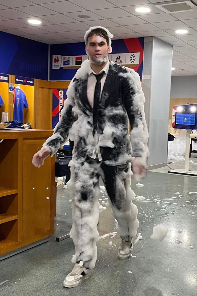 top14rugby's tweet photo. #MondayMotivation
Toi qui va au boulot ce matin après avoir fêté la victoire des Bleus tout le week-end 😶‍🌫️😂 https://t.co/gCVh5ZKY8L