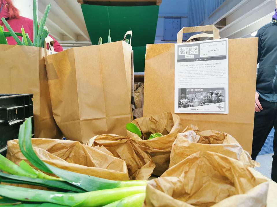 bioHDF's tweet photo. [P.A.N.I.E.R.S] C'est parti pour la 1ère distribution de paniers de produits bio locaux sur le territoire de l'@AggloLensLievin en partenariat avec LES ANGES GARDINS #alimentationbio #labiopourtous #labioquonveut #hautsdefrance https://t.co/ms1tNQz8iZ