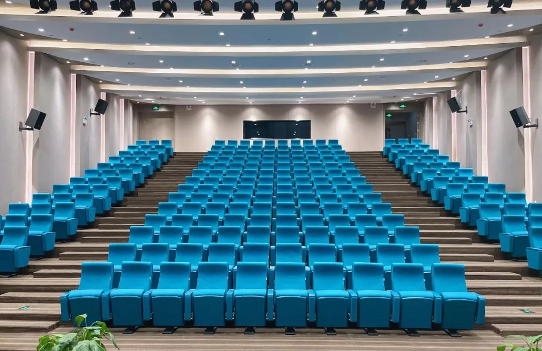 OpticsValleyCN's tweet photo. A new landmark!🌟

With an area of 103,000 sqm, OVC Sci-Tech Building will feature multiple functions, and become the new home to high-end financial companies, technology firms and human resource institutions.🏢💲👨‍💼 #OVCLandmark https://t.co/LnY9NXZVFx