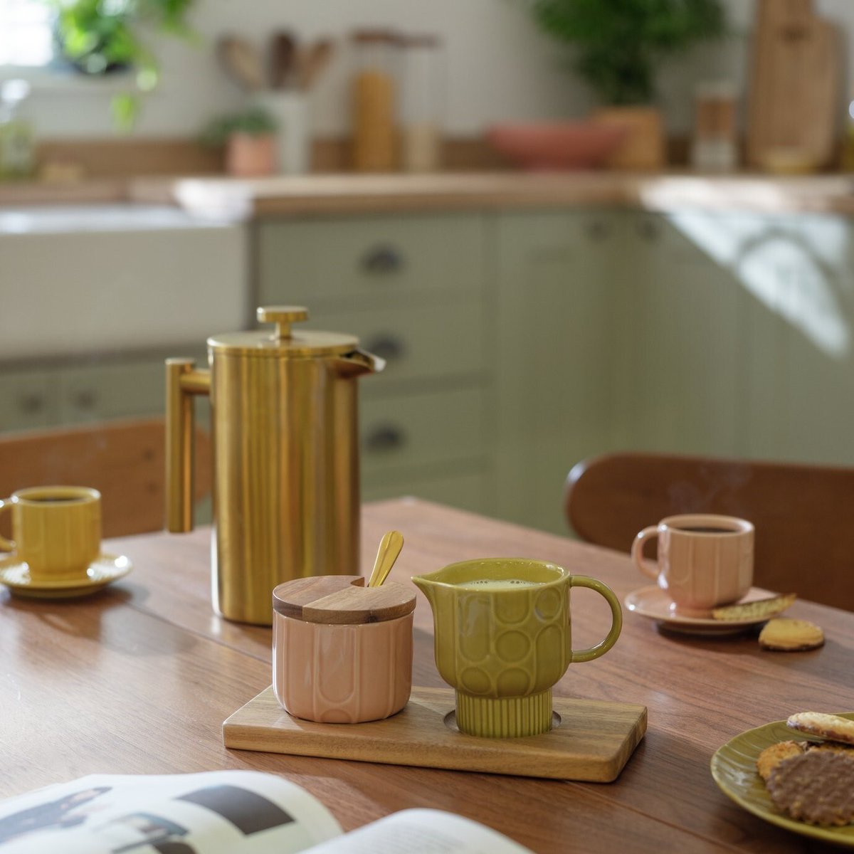 Serve up a surprise.

Start Mum’s morning right with some you and her time, freshly-brewed coffee and sweet treats.

🔍 Double Walled Cafetiere 9560565
🔍 Milk Jug and Sugar Pot 9526059
🔍 Set of 2 Espresso Cup and Saucer 9554069

#HabitatUK #FindYourHabitat