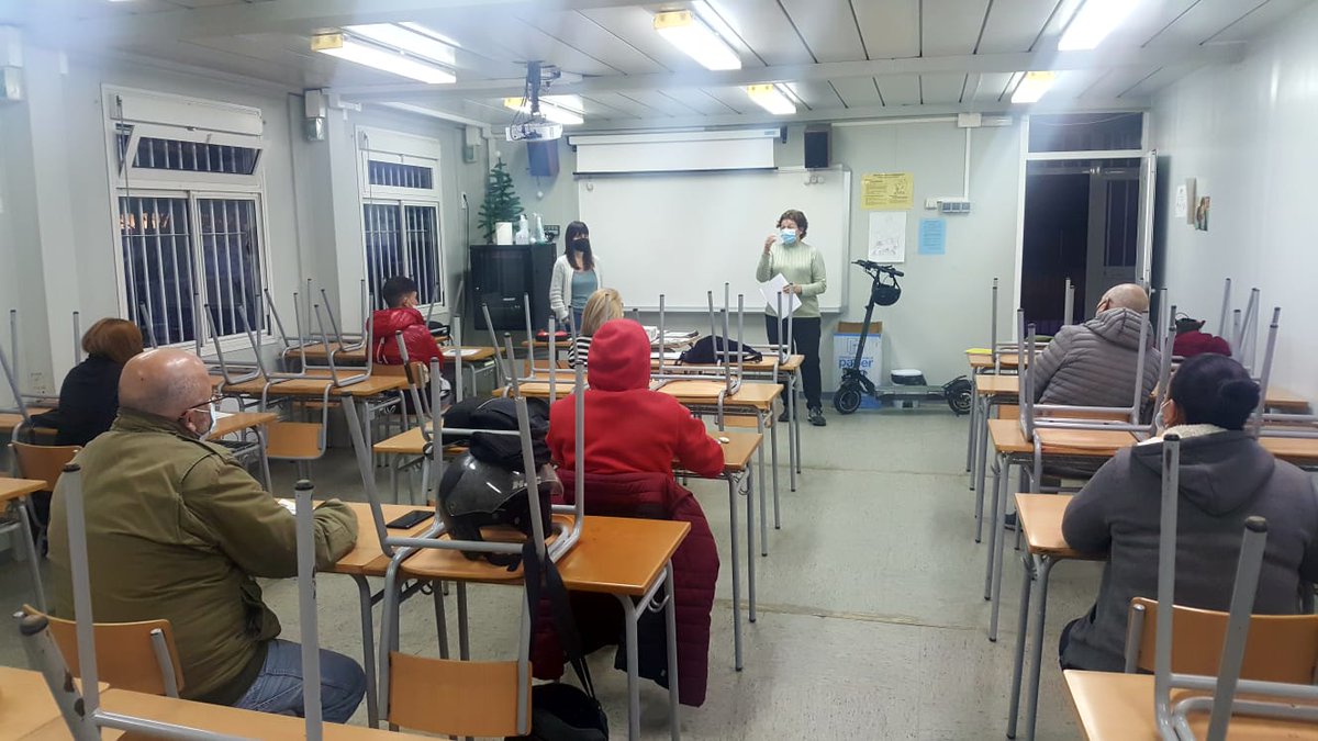 PLBcnNMaresme's tweet photo. Saps què és una parella lingüística 🤔❓ 

Els 🗓️ dies 14 i 17 de març membres de la delegació local de Canet de Mar van presentar el concepte de parelles lingüístiques a 👩‍🎓 l'alumnat de l'Escola d'Adults. 

Agraïm a la @CEscolaadults el seu interès i col·laboració 😀❗ https://t.co/2AtllsZKOn