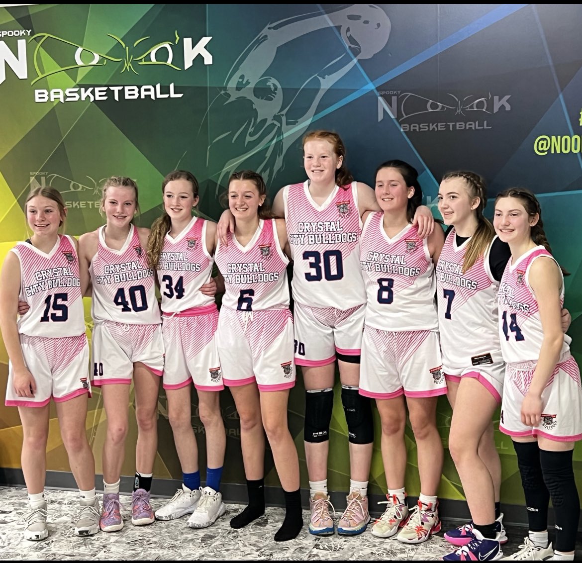 BulldogsCity's tweet photo. 14u and 16u both come up short in the championship games today @ the first tournament of the year @Premier1Events 14u lose a back and forth battle 26-28 against tough team (Eastern Pa Elite). 16 loses 38-48 against a talented team (In The Zone) 💪🏻🏀 https://t.co/MgG2F1rXrK