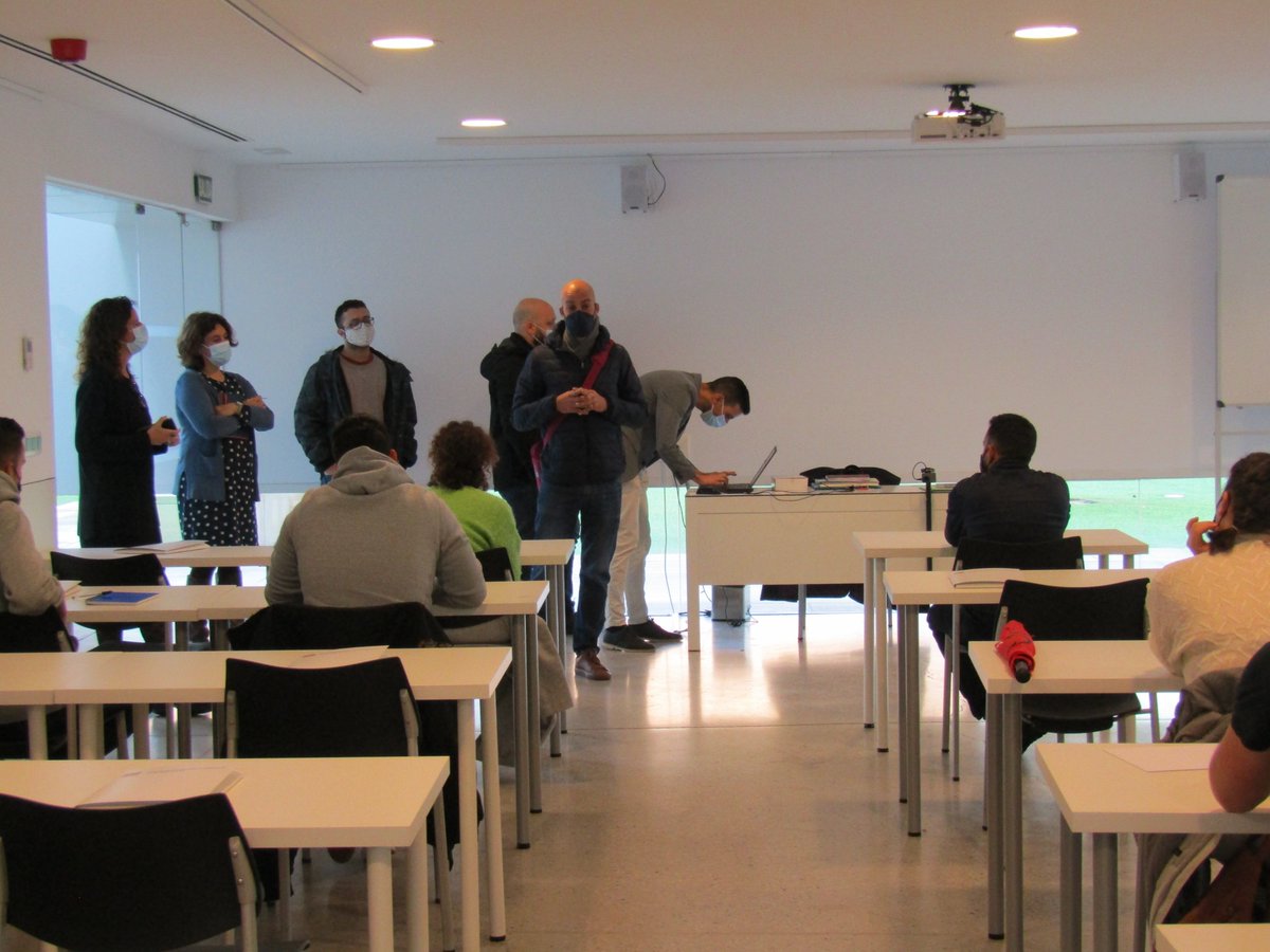 CFPlainmaculada's tweet photo. Esta mañana ha tenido lugar en nuestro centro el acto de presentación del nuevo Curso Experto en Dirección de Operaciones de Sala  de la @fmahousanmiguel y @cfplainmaculada. ¡Bienvenidos!
#restauracion #granadaturismo #formación #Hostelería https://t.co/2yP4mUKnrX