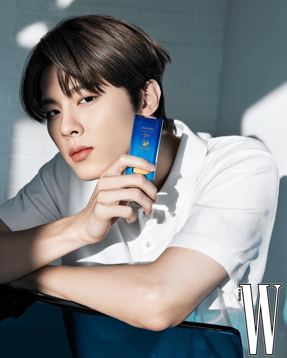 데뷔1년반만에연봉470억찍고연예계러브콜때문에본업살짝걱정될지경인스물일곱테니스선수인데걱정이무색하게최근프랑스오픈에서또우승함