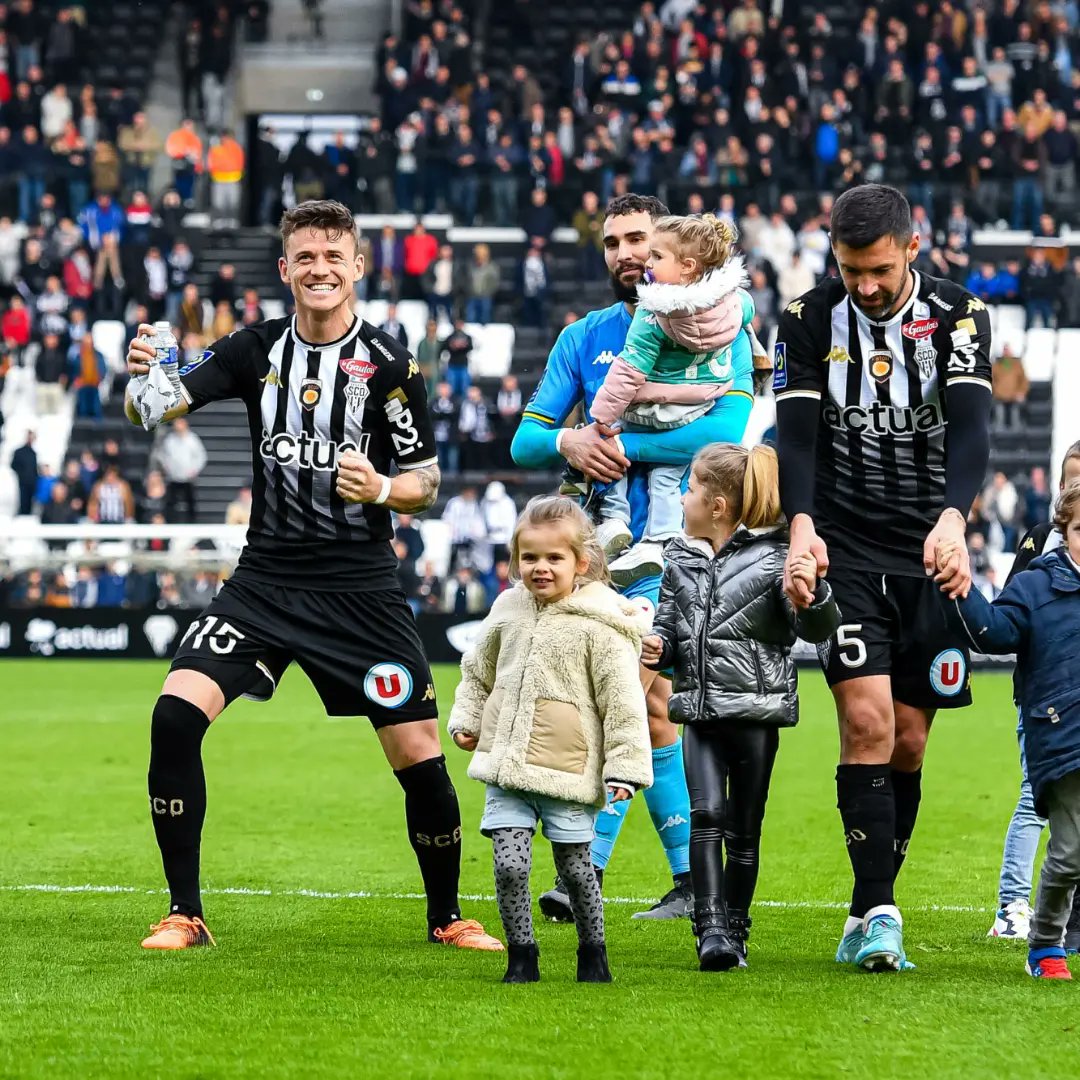 Pierrick15 (@pierrickcapelle) on Twitter photo Victoire primordial !! 🔥❤ au mental !! 
<a href="/AngersSCO/">Angers SCO</a> <a href="/LaDalleAngevOFF/">La Dalle Angevine</a> 
<a href="/Ligue1UberEats/">Ligue1UberEats</a> 
#laforcedusco Victoire primordial !! 🔥❤ au mental !! 
<a href="/AngersSCO/">Angers SCO</a> <a href="/LaDalleAngevOFF/">La Dalle Angevine</a> 
<a href="/Ligue1UberEats/">Ligue1UberEats</a> 
#laforcedusco