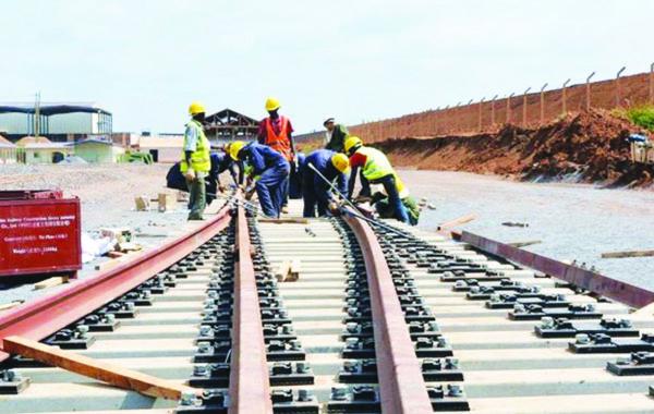 nyaburungapost's tweet photo. 🚊Le #Burundi et la #RDC ont mobilisé les fonds   pour couvir le coût des services de consultance pour les études de faisabilités et de conception préliminaire des infrastructures ferroviaires du chemin de fer à écartement standard électrifié @Gitega-Bujumbura-Bukavu-Kindu. https://t.co/xk4Buo3zDG