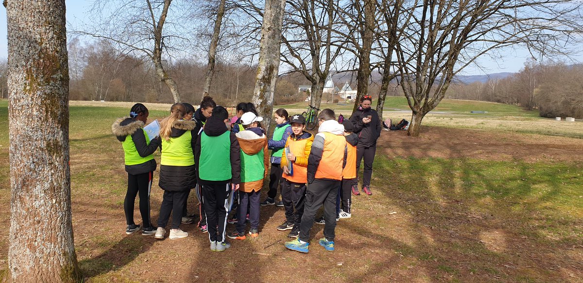FeurteyYves's tweet photo. C'est parti pour une nouvelle journée d'orientation avec l'#usep avec les classes d'#Essert et de #Belfort Chateaudun. Belle journée de recherches de balises en perspective... https://t.co/CaZRZy5XW1