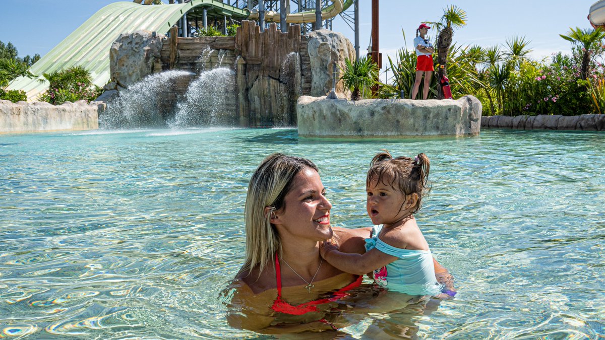 📢 JOURNÉE DÉTENTE 😃 

WAVE ISLAND est la destination idéale pour se rafraîchir et s'amuser en famille 👨‍👩‍👧‍👦💦☀ !
À vos maillots, prêts, glissez 👙😂

👉 De quelle ville venez-vous 💬?