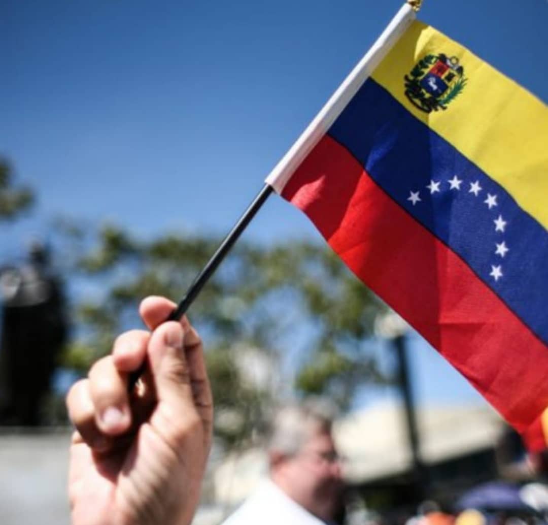 #21Mar |🇻🇪📢 ¡ETIQUETA DEL DÍA! ▶️

#PuebloAlegreYEnPaz

¡Así somos los venezolanos!