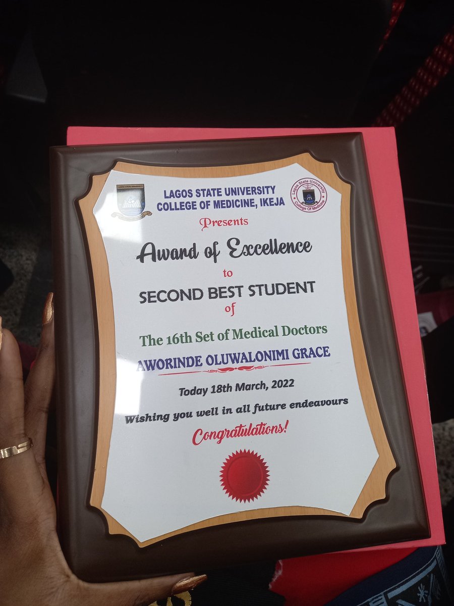 nimiaworinde's tweet photo. I did a thing and became a medical doctor last Friday.
Dr O.G. Aworinde ✨✨ https://t.co/GxeWLqW3ZV