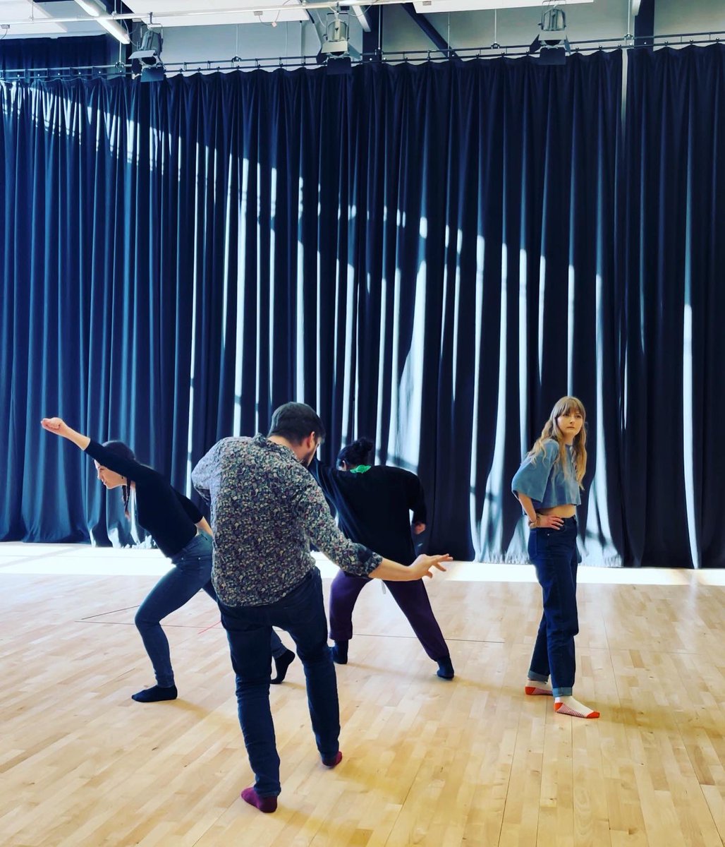 projectonabus's tweet photo. Saturday afternoon devising ✨ superhero’s 🦸‍♂️🦸‍♀️🦸 

@yourroyaldocks #createyourdocks #peojectonthebus @mayorofldn @newhamlondon #performingarts #saturday #creating #devising #workshop #studio #studiotime https://t.co/5ZhRuRP4S3