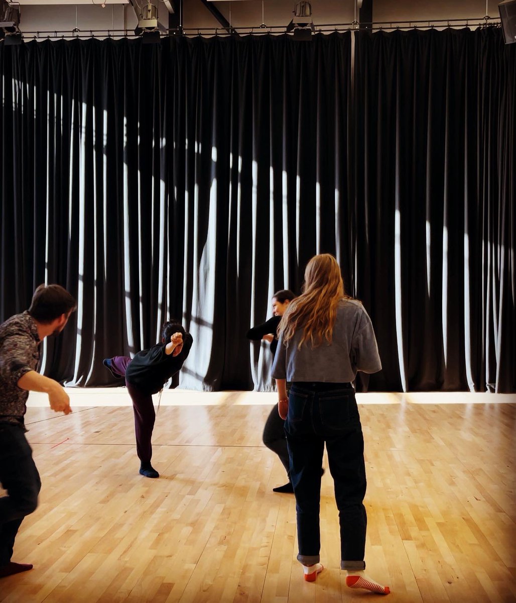 projectonabus's tweet photo. Saturday afternoon devising ✨ superhero’s 🦸‍♂️🦸‍♀️🦸 

@yourroyaldocks #createyourdocks #peojectonthebus @mayorofldn @newhamlondon #performingarts #saturday #creating #devising #workshop #studio #studiotime https://t.co/5ZhRuRP4S3