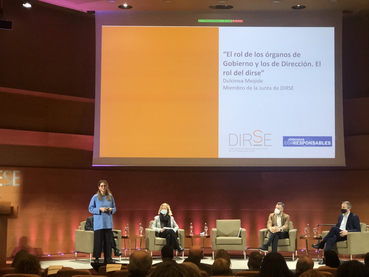 “La importancia de la #sostenibilidad y criterios #ESG ya es un ámbito legal y requiere de personas con un conocimiento profundo, para asesorar de la mejor manera”, <a href="/dmeijide/">Dulcinea Meijide</a> <a href="/AsocDIRSE/">DIRSE</a>  #JAnuario2022BCN