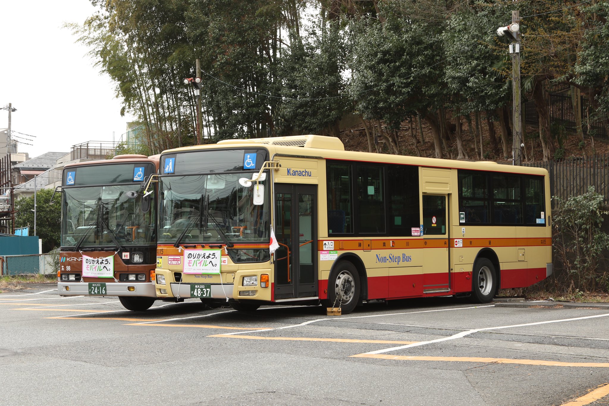 LEOPOLD とかなちゅうバス 1024px-KL-LV280L1_Kanachu_Se19.jpg