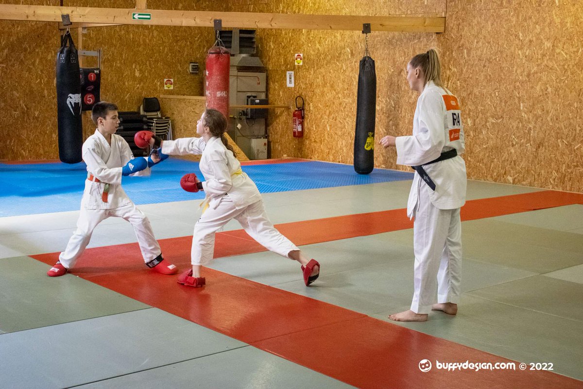 cdkarate21's tweet photo. #GaleriePhoto #stagesportif 

Retrouver les photos du stage animé par @AgierAlizee (Championne du Monde et d'Europe) à Semur-en-Auxois. 👇
https://t.co/EKz9fAmJYl

#cdkarate21 #Karaté #FFK #saison20212022
Crédit photos 📸 : © @dam_buffy - @buffydesign https://t.co/uqRlZt91NL