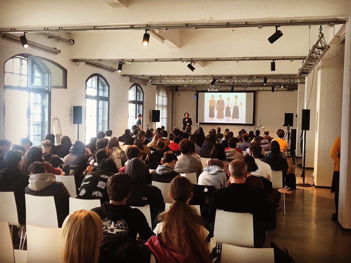 Interessante Veranstaltung heute in unserem Museum: Der Thementag der Rheinischen FH Köln. Es geht um „Zivilcourage, Mut - gestern und heute“ mit Schüler*innen aus vier regionalen Gymnasien. Sicherlich ein wichtiges Thema anlässlich der aktuellen Lage in der Ukraine.