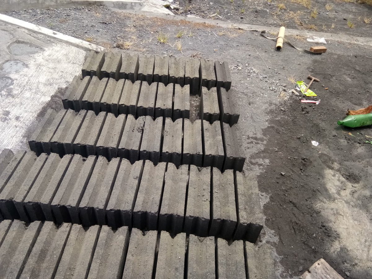 Banser Tanggap Bencana saat ini sangat dipandang oleh BNPB sebagai satu faktor kunci penyelamatan cepat, bahkan di Lumajang Bagana telah diberikan Project untuk pembangunan Huntara bagi para Pengungsi terdampak erupsi Gunung Semeru

#SpiritBaruAnsorJatim 
#BanserTannggapBencana