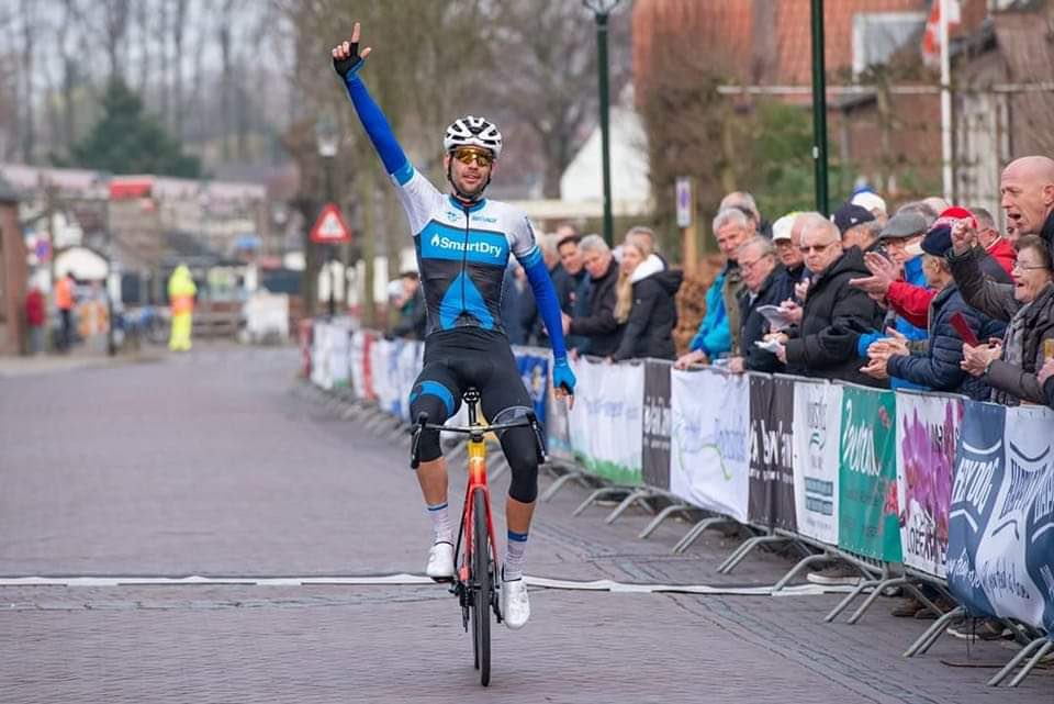 China Glory Cycling (@chinaglorypro) on Twitter photo The first victory on our Pardus bike!
China Glory Cycling rider <a href="/etiennevanempel/">Etienne van Empel</a> won in Woensdrecht, The Netherlands, yesterday, solo, on his brand new Pardus bike.
It was his first race on the Pardus. What a great (head) start of something beautiful 🥰!
#Pardus #ForGlory The first victory on our Pardus bike!
China Glory Cycling rider <a href="/etiennevanempel/">Etienne van Empel</a> won in Woensdrecht, The Netherlands, yesterday, solo, on his brand new Pardus bike.
It was his first race on the Pardus. What a great (head) start of something beautiful 🥰!
#Pardus #ForGlory