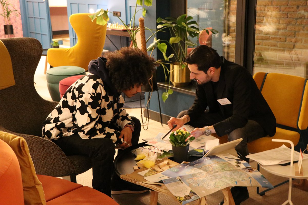 VarTourisme's tweet photo. Notre tournée européenne continue à Bruxelles à la rencontre de journalistes et influenceurs belges 🇧🇪
📌 La Belgique est le 2ème marché étranger en vacances dans le Var.
➡ Prochain rdv à Nantes pour rencontrer les tour-opérateurs étrangers.
#ExploreFrance #CollectionFrance https://t.co/GOsk19hpJu
