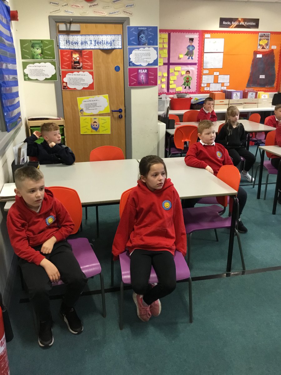 Dosbarth Branwen tweet media