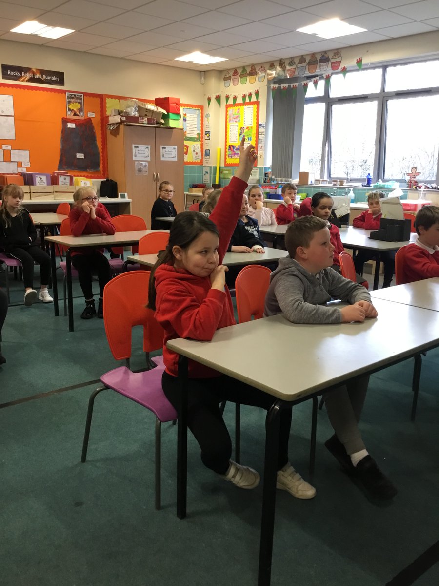 Dosbarth Branwen tweet media