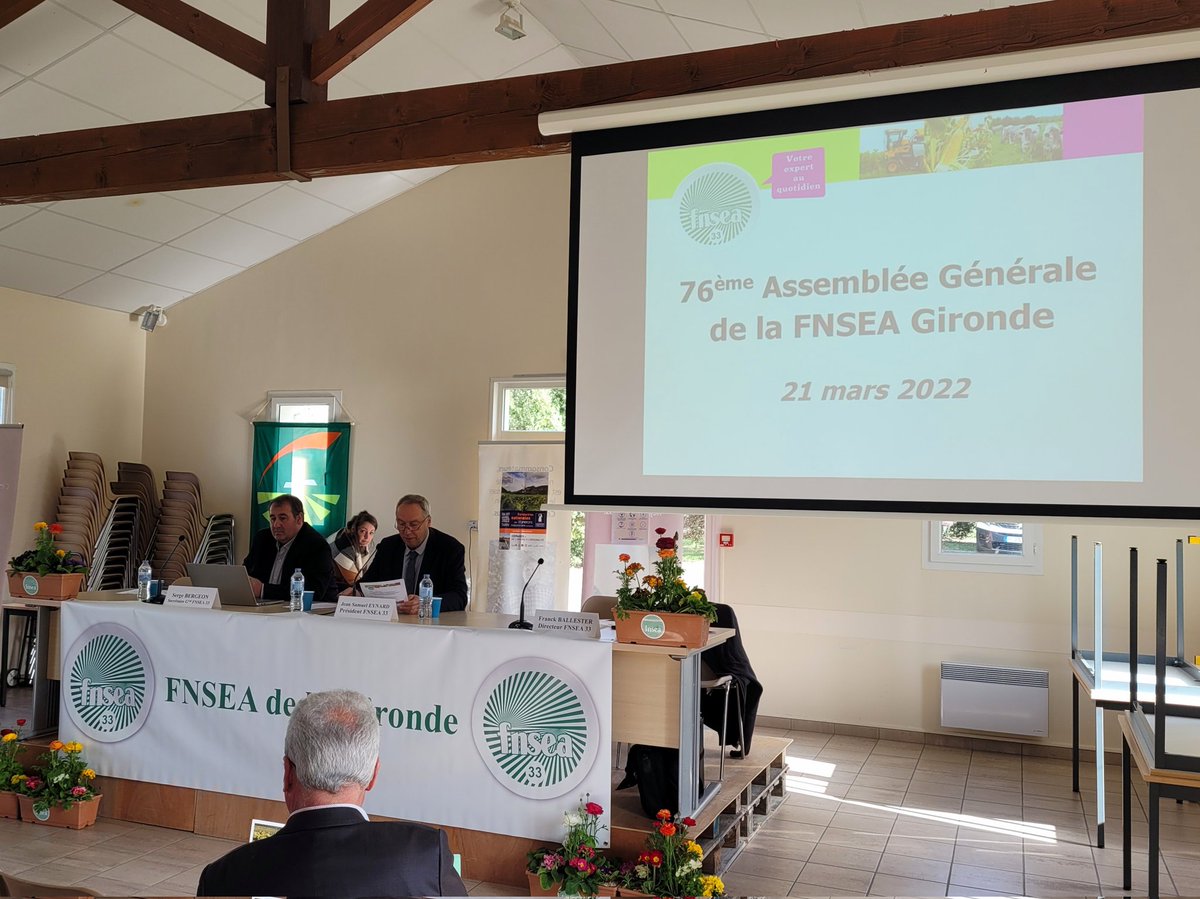 AG <a href="/FNSEA33/">FNSEA de la Gironde</a> - Présentation du rapport d'activité par Serge Bergeon, SG : #EGAlim #revenu #emploi #tub #eau #PAC #proximité #foncier #viti #intempéries #retraites #gel ... : un #syndicalisme de solutions qui tient compte des #hommes et des #femmes qui font l'#agriculture