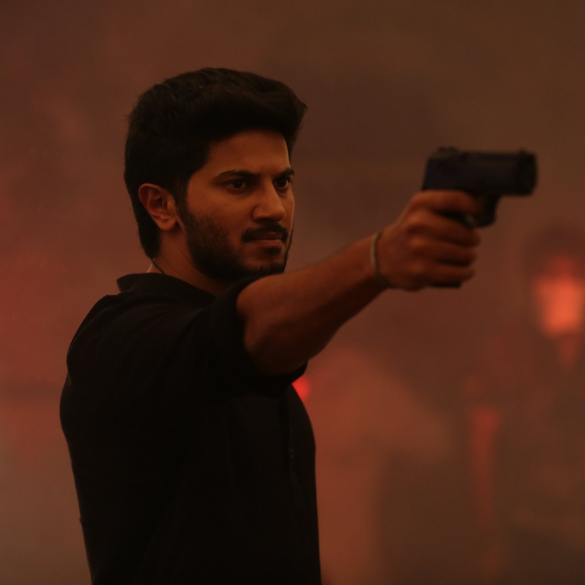 balanknayar's tweet photo. #DulquerSalmaan 😈🔥 https://t.co/gShadN2pLu