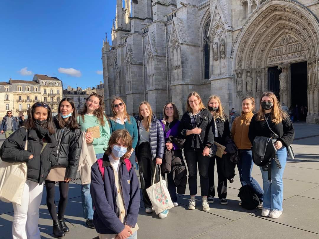 Le weekend dernier, nous avons accompagné 10 de nos lycéens mentorés aux portes ouvertes du Lycée Montaigne à Bordeaux ! ☀️ Cela a permis de leur faire découvrir le monde de la prépa et la ville de Bordeaux qui pourrait les accueillir l'année prochaine... 
#1jeune1mentor