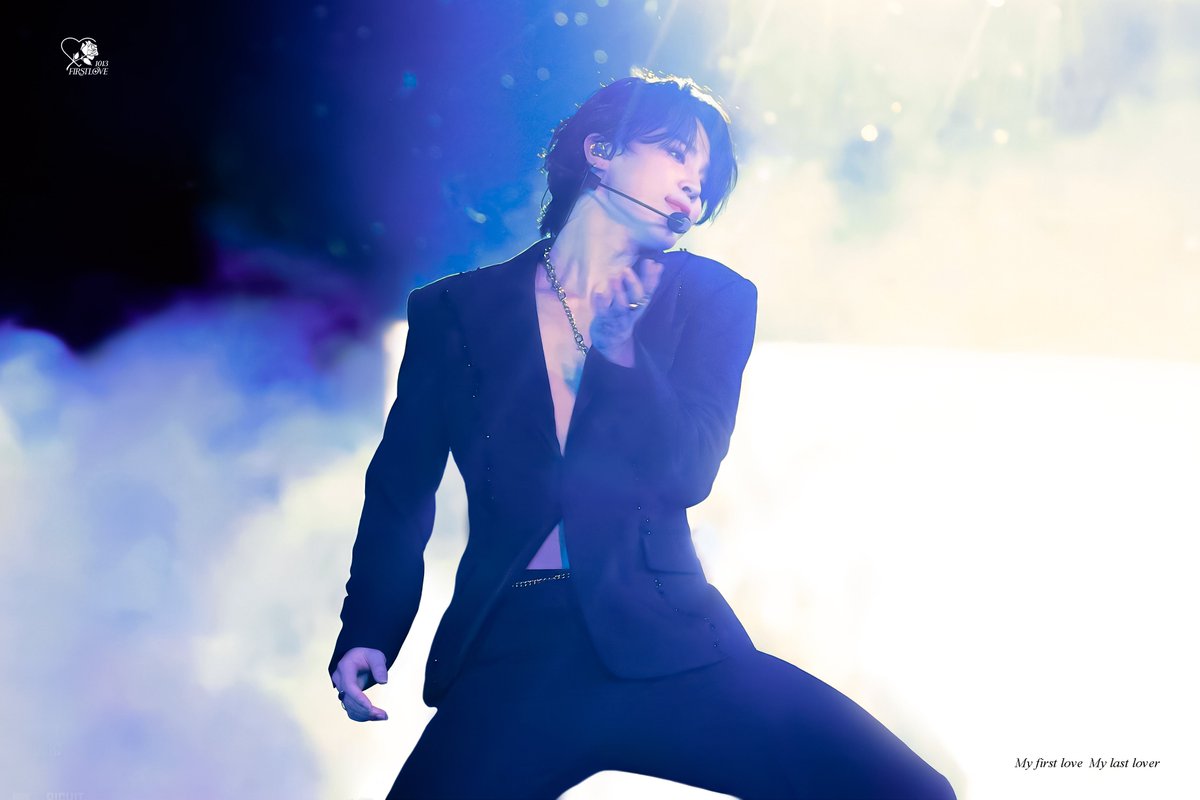 1013Firstlove's tweet photo. PTD ON STAGE in Seoul✨
#JIMIN #지민 #ジミン 
#ParkJimin 
#방탄소년단지민 
@BTS_twt
#bts https://t.co/oWAGchVmme