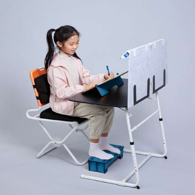 HKPolyUDesign's tweet photo. “Omni Study System” by Dr Tulio Maximo as Project Leader, Dr Paul Lo and 3 assistants is awarded Red Dot Award: Product Design 2022 in Germany. It aims at improving studying condition of underprivileged children in subdivided flats in Hong Kong. ttps://polyu.hk/PDDfZ https://t.co/wL1y6Vec7e