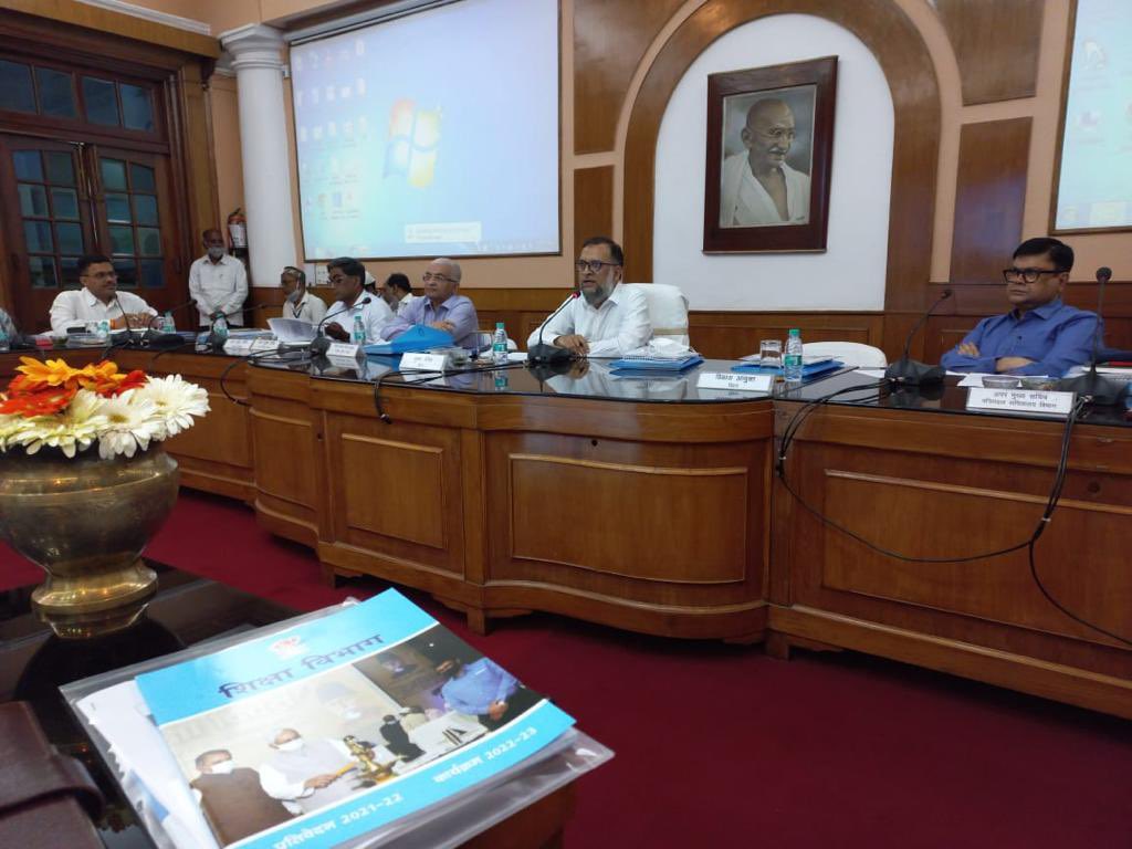 sanjayjavin's tweet photo. 61st ndc(national defence college)officerтАЩs group in bihar for social-economic study tour.chief secretary,bihar sri amir subhani welcomed them and maj gen manoj kumar,sds.they would be visiting nalanda and gaya districts for grass-root interactions & observations. https://t.co/nabrnSJCyH
