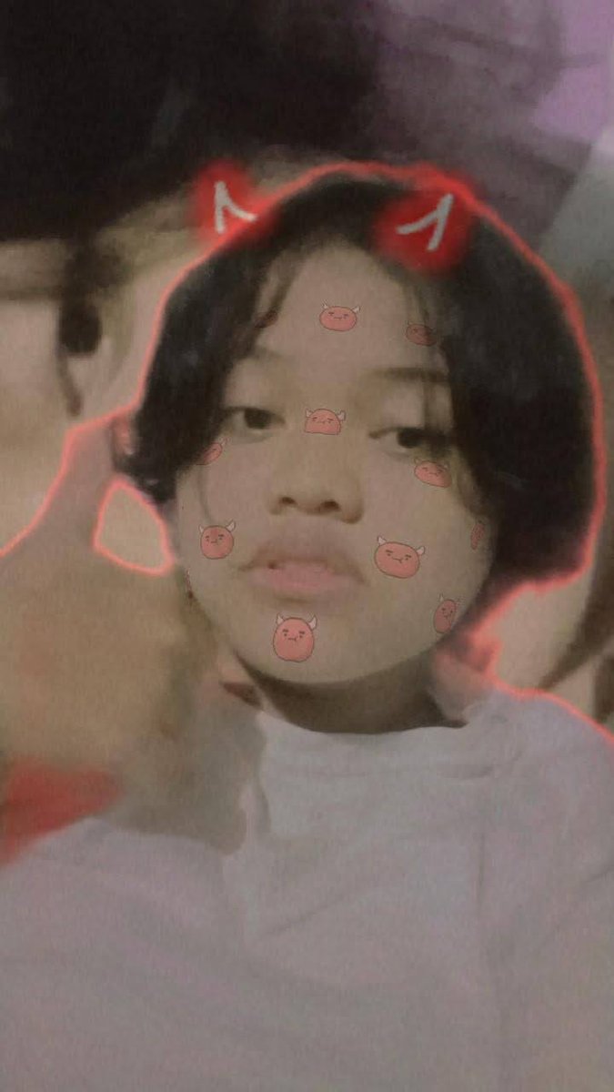 BuKaN TnGkRoNgaN pEcUndANk 👍🏻😈

#MOASelcaDay #YEONJUN